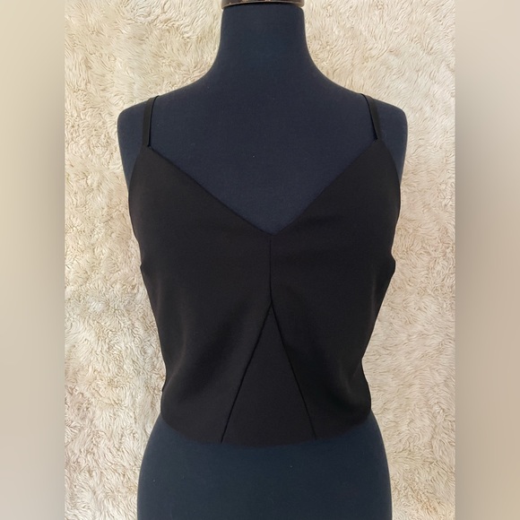 DYNAMITE CROPPED TOP - Picture 3 of 5